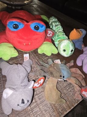 VINTAGE LOT Ty Red & Green Plush Frog Beanie Buddies
